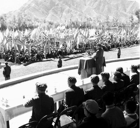 唯色RFA博客：“那時候是秋天，風一吹，破碎的經書就和樹葉一起漫天亂飛” ——西藏文革：我阿媽的回憶