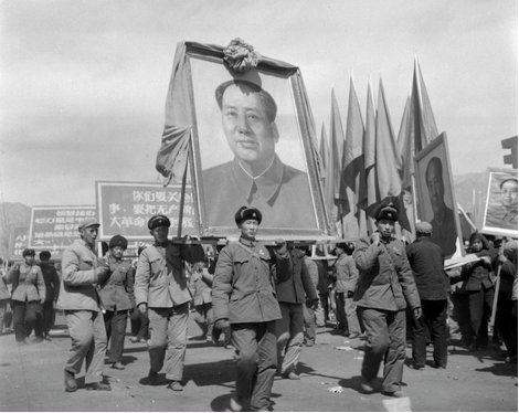 唯色RFA博客：“那時候是秋天，風一吹，破碎的經書就和樹葉一起漫天亂飛” ——西藏文革：我阿媽的回憶