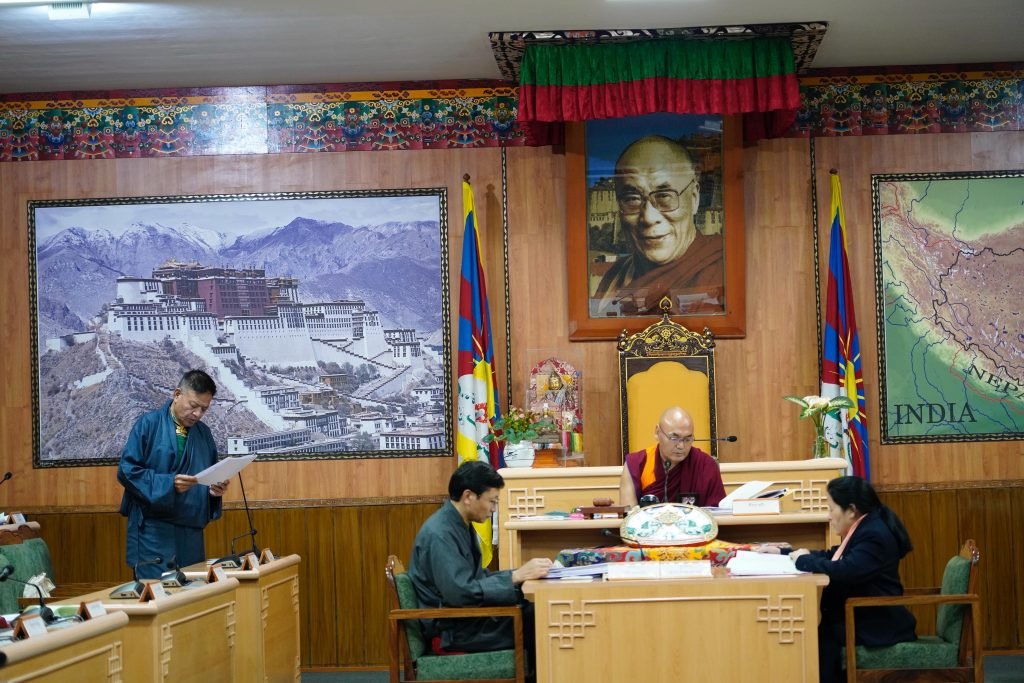 第十七屆西藏人民議會第十次會議圓滿閉幕