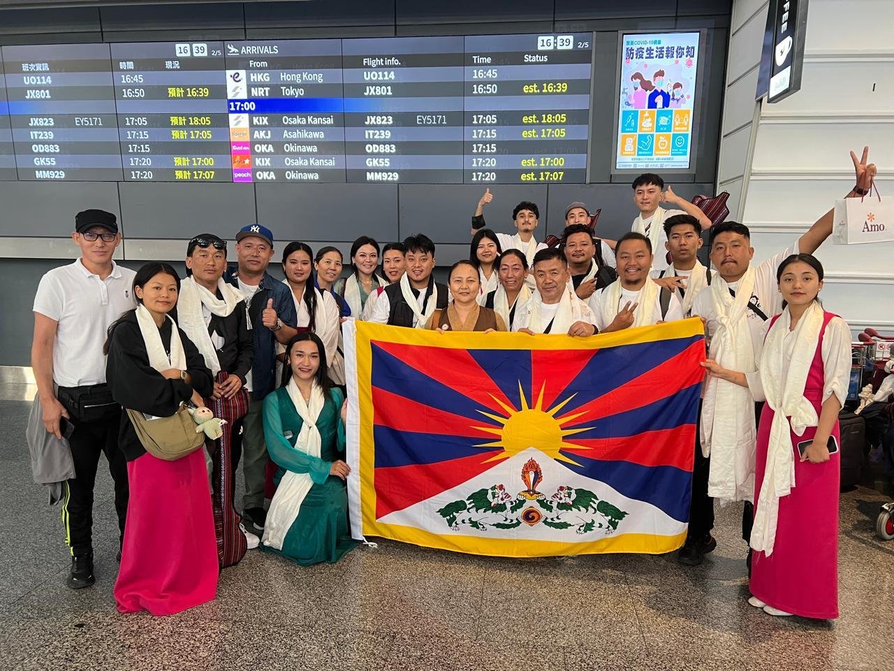 Tipa-reception-at-Taoyuan-airport-1