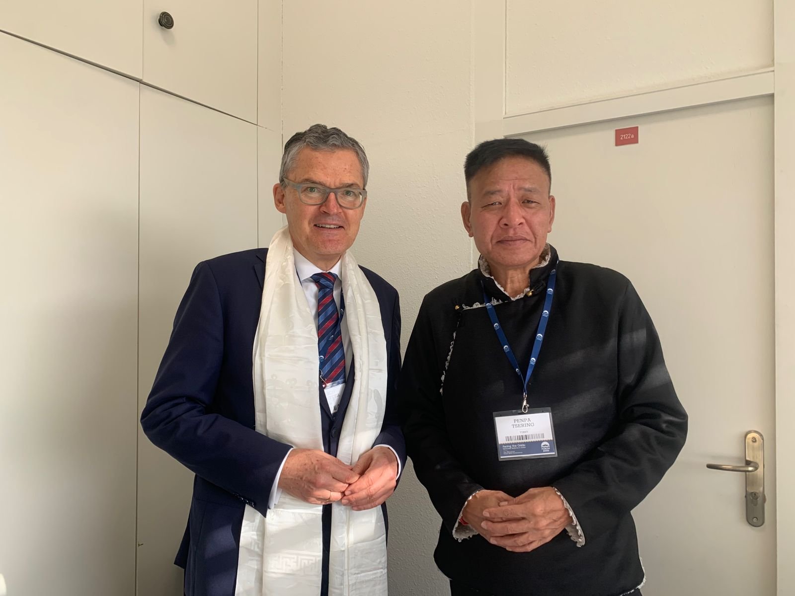 司政邊巴次仁在布拉格與全球多國領導人舉行高層會談