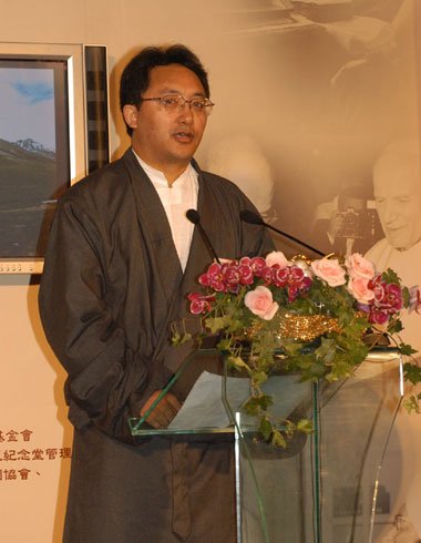 才嘉董事長在「悲智足履七十年」開幕式致歡